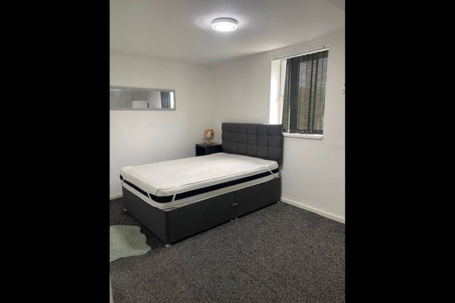 Room to Rent Available in LS6 Now Main Photo