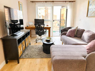 Cosy 1-Bedroom Flat in London E13 | Short Stay  Main Photo