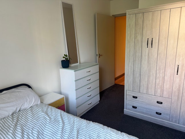 Beautiful sunny double room with ensuite  Main Photo