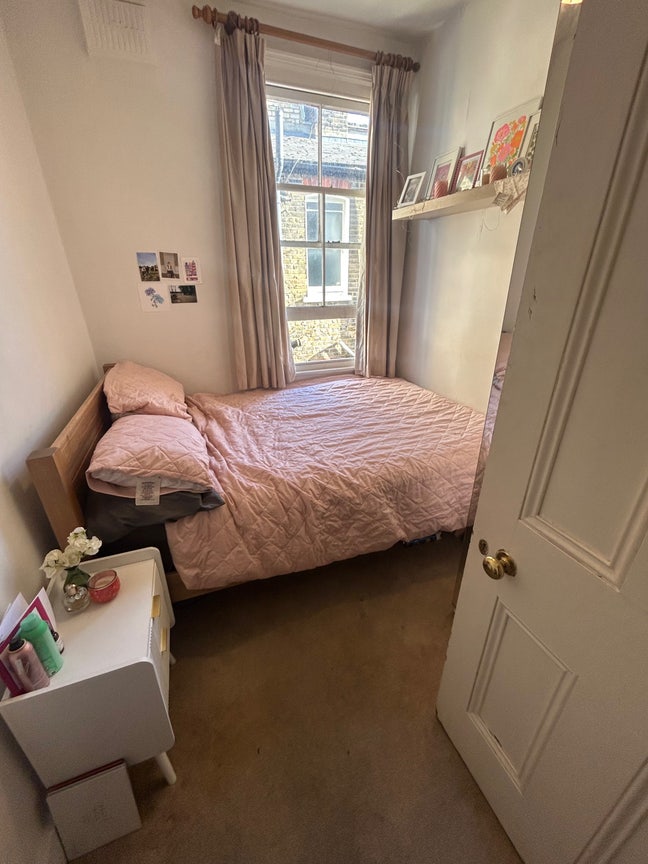 Wandsworth Town Room available!  Main Photo