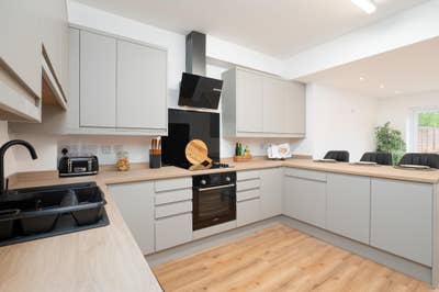 💥 LAST ROOMS Brand New Ensuite Studio Rooms NN1💥 Main Photo