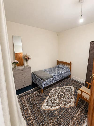 Room To rent Main Photo