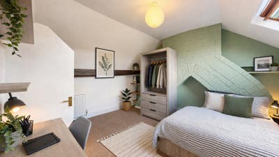 1 room available in 6 bedroom student property  Main Photo