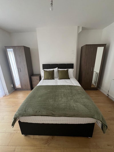 Newly Refurbished large Double Rooms in Bristol  Main Photo
