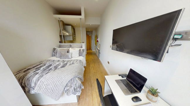 Studio Apartment Availiable 66 Queens Rd  Main Photo