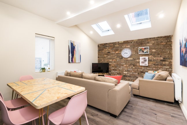 1 Double En-Suite in Old Swan Area! Main Photo