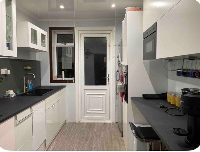 A single room ground floor furnished Main Photo