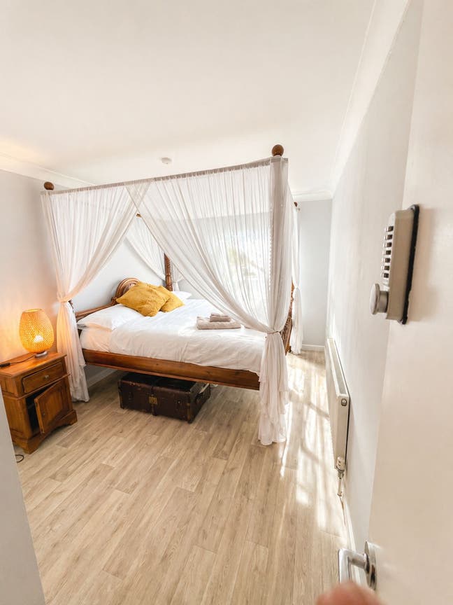 Amazing 2Bed Flat in Whitechapel 2450 Main Photo