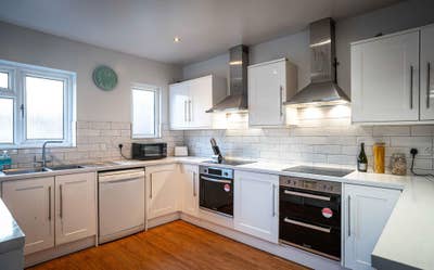 High End Shared House in Uplands Main Photo