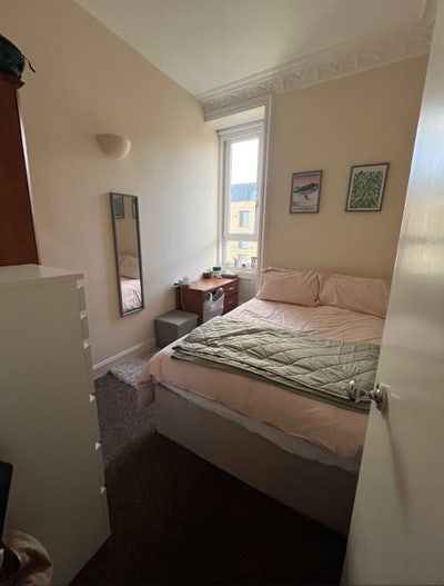 Room for rent in cosy Leith flat!  Main Photo