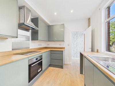 Beautifully Refurbished Three-Bed Terraced House Main Photo