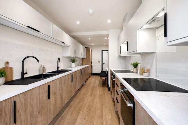 High Spec Studio Rooms | En-suite + Kitchenette Main Photo
