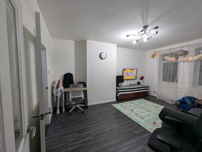 Double Bedroom Available - Stenhouse Crescent  Main Photo