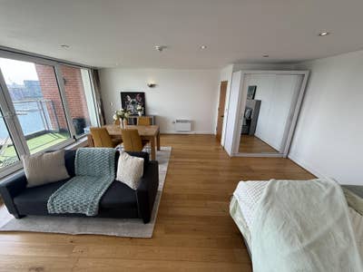 Huge studio style bedroom with terrace | riverside Main Photo