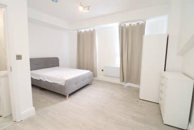 Ensuite + Double Rooms in Woolwich(Elizabeth Line) Main Photo