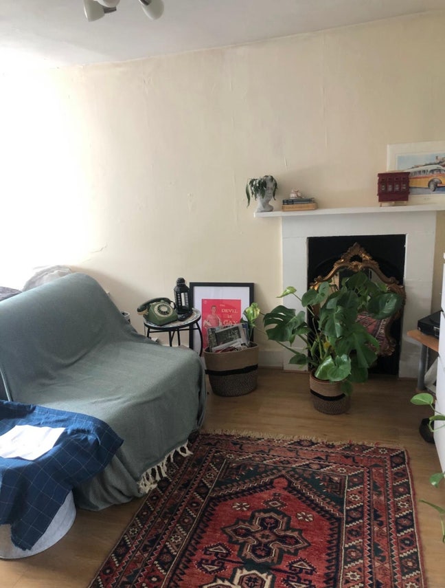 Large Studio available in Little Venice Main Photo