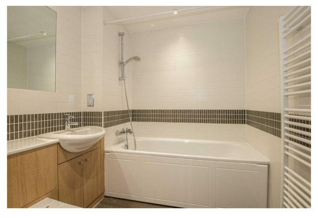 Room to rent in 2-Bed flat, Central Milton Keynes Main Photo