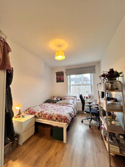 Double Bedroom in Brixton Main Photo