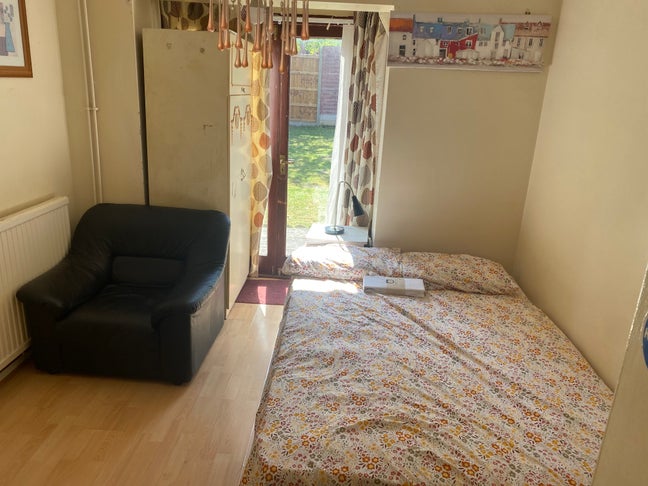  Double  bedroom &pound;510 pcm No bills & Free Wi Fi Main Photo
