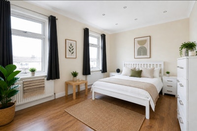 🏡 Fantastic Doubles (X3) in Modern House - HA9 Main Photo