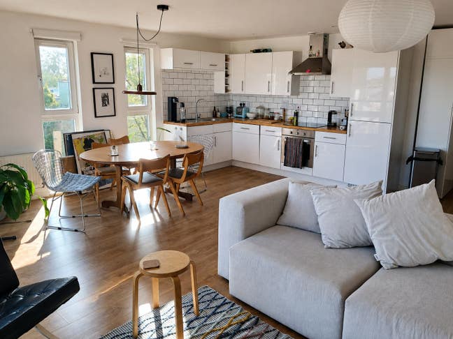 Big bright beautiful flat in E8 Main Photo