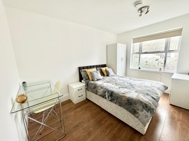 Double Co-living Accomodation in Canada Water Main Photo