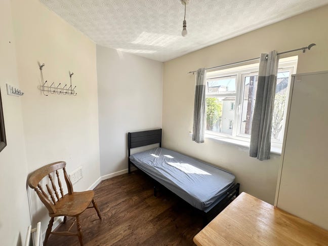***Single Room To Rent, E17*** Main Photo