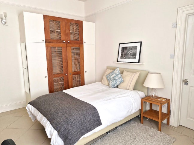 Belsize Park - Modern Double Room with Ensuite Main Photo