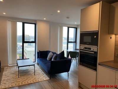 Modern 1-Bed Flat in MediaCity – Furnished  Main Photo