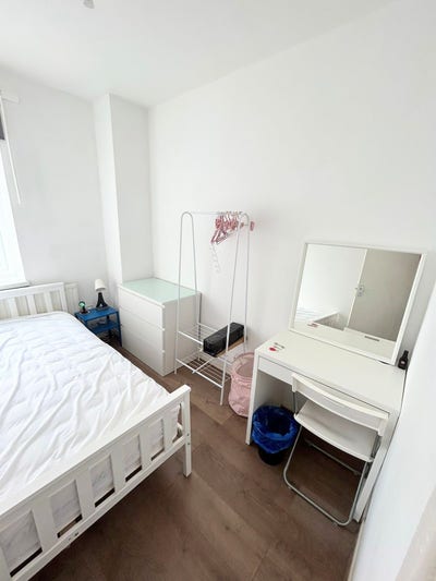 Clean, Bright Double Room- Friendly Flat, Peckham! Main Photo