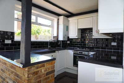 Beautiful, spacious 3 bedroom house  Main Photo
