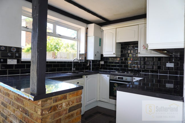 Beautiful, spacious 3 bedroom house  Main Photo