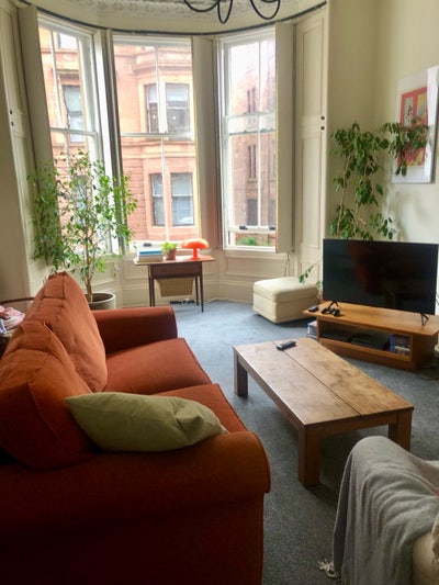 Bedroom available in spacious 2-bed flat Westend Main Photo