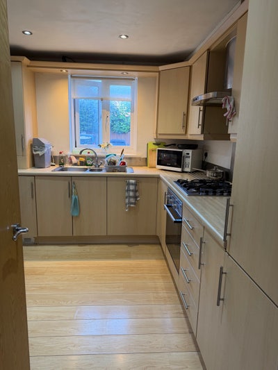 Ensuite Room in Cardiff Bay CF10  Main Photo