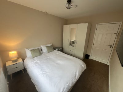 Newly Renovated Rooms | Close to Bristol!✨  Main Photo