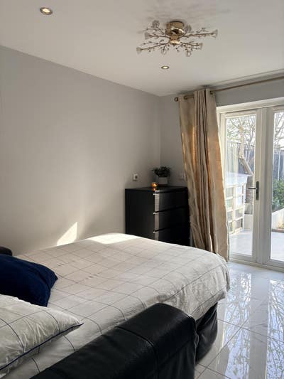 Furnished single room to rent in Bletchley Main Photo