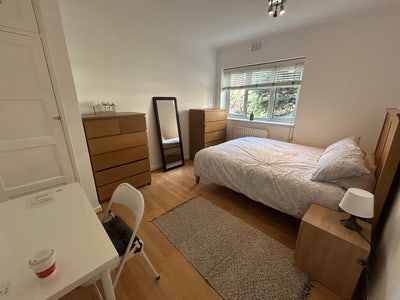 Last Room in Nine Elms / Vauxhall SW8!  Main Photo