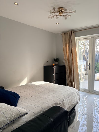 Furnished single room to rent in Bletchley Main Photo