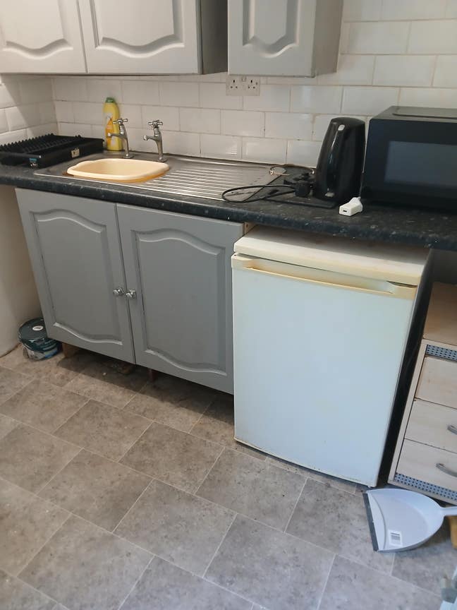 Small one bed annexe  own entrance  Main Photo
