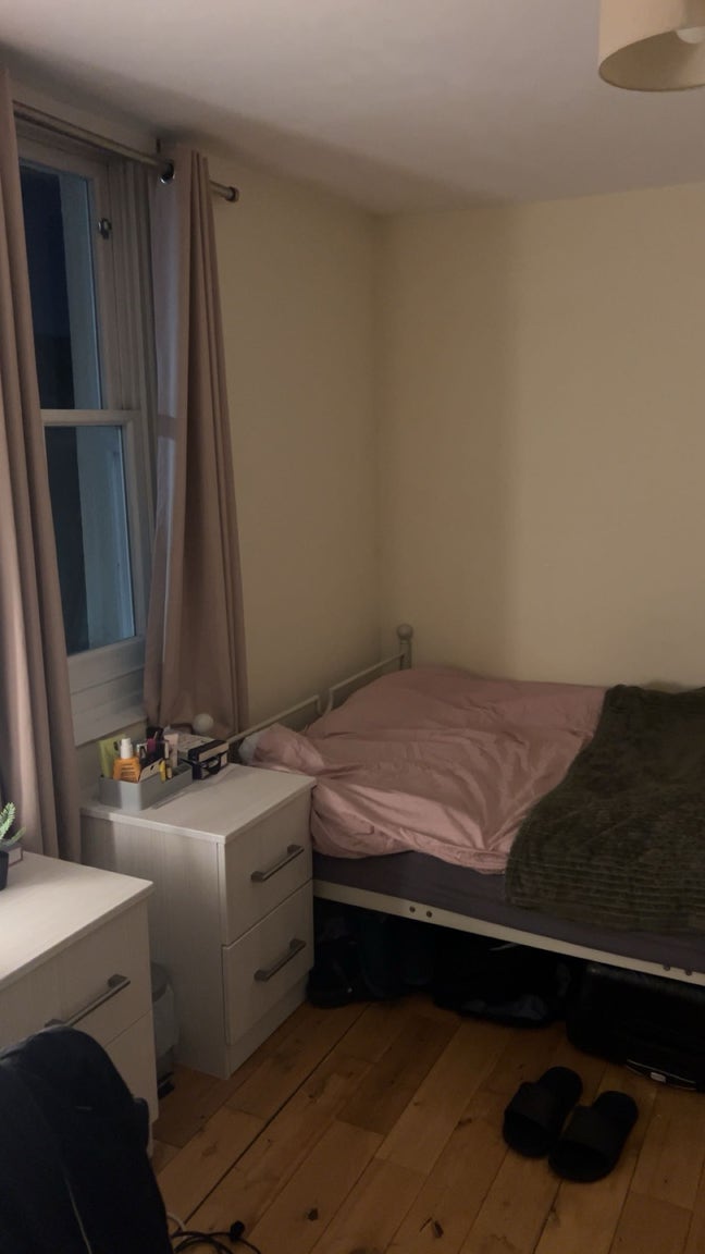 Bright Double Room in Zone 2 Stepney Green Main Photo