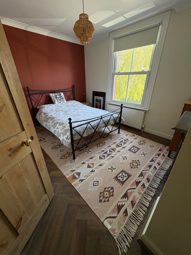 Double room for rent in Epsom Main Photo