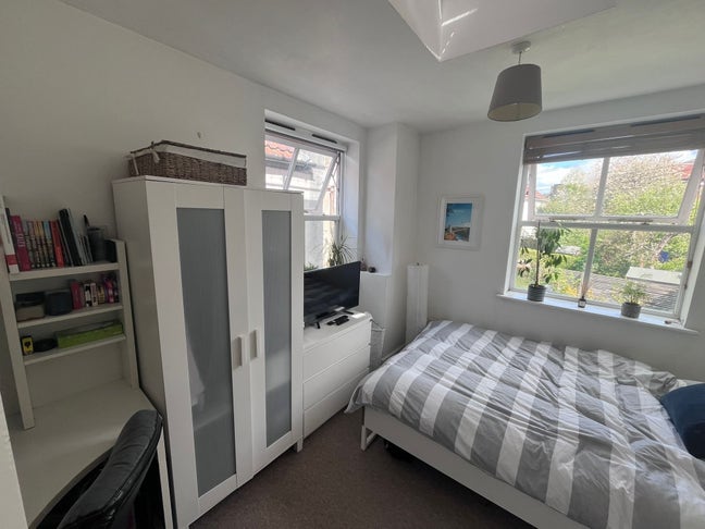Double room to rent in a prime location Main Photo