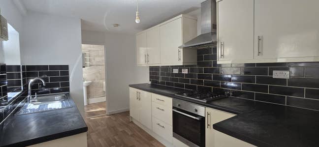Spacious 2 Bedroom House in Palmerston Road - PE2 Main Photo