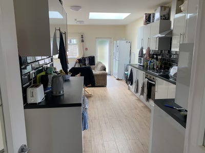Professional Executive EN-SUITE Room in Chorlton.  Main Photo