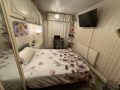 Large double bedroom in southfields(All Bills Inc) Main Photo