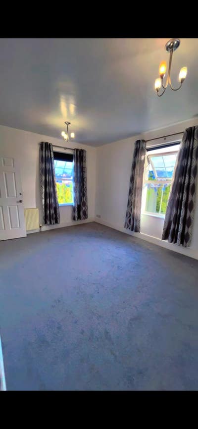 Large double bedroom with walk-in wardrobe Main Photo