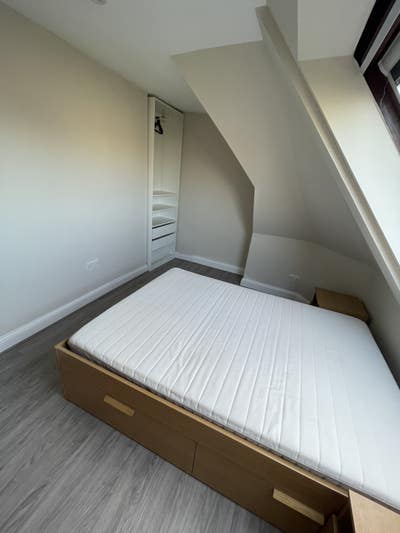 Spacious double room to rent in modern flat share  Main Photo