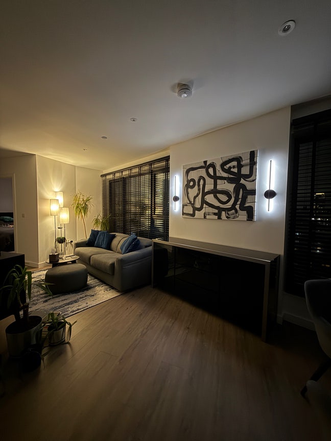 *Short Term only* Modern flat with view on City Main Photo