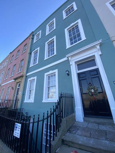 Sunny double room in iconic harboursde house Main Photo