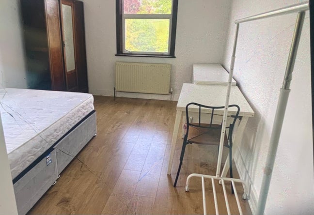 Wimbledon double room few mins from tube  Main Photo
